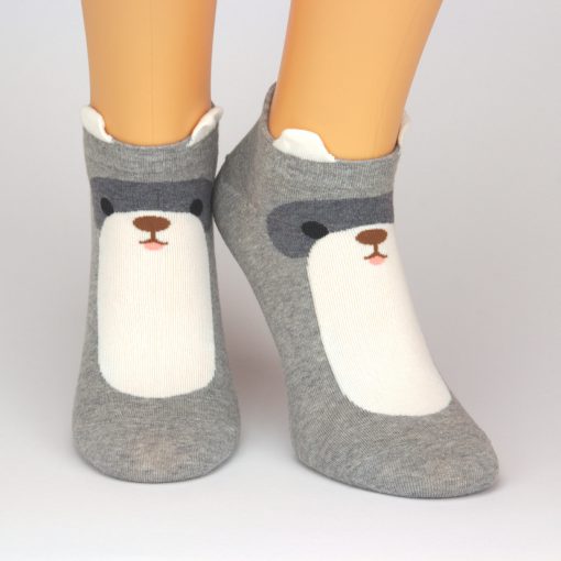 graue Sneaker Socken mit weißer Oberfläche und Ohren