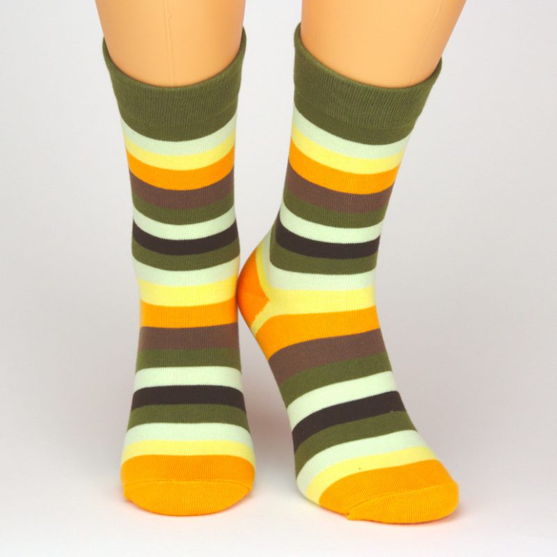 Charaktoes Socken mit bunten leuchtenden Streifen