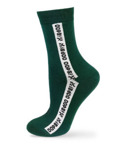 Socken in grün mit Schriftzug