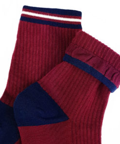 Bündchen rote Socken mit blauer Ferse