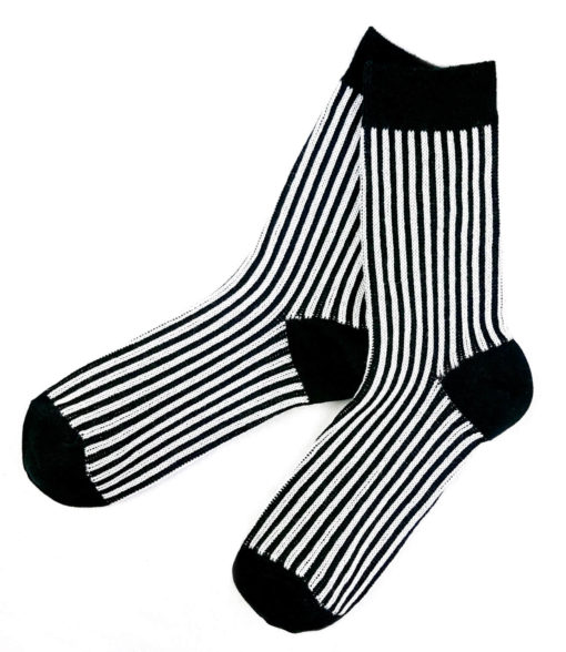 schwarz weiß gestreifte Socken